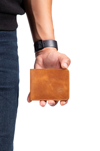 Niki Leather Mount Genuine Leather Minimal Wallet with Coin Compartment, Card Holder and Magnetic Closure