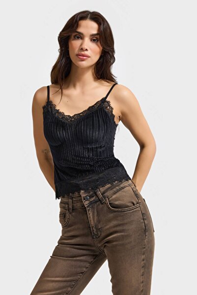 its basic Women's Black Color Thin Strap Padded Lace Detailed Design Bustier Blouse