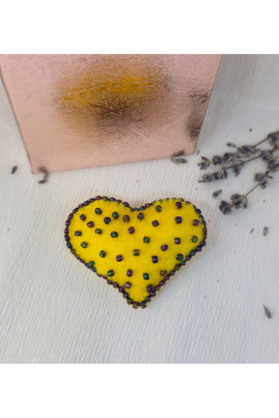 Handmade Broșă/mărțișor Inimă cu buline
