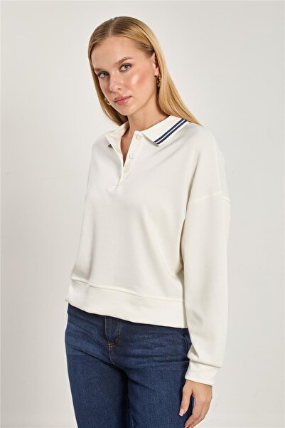 BARRELS AND OIL بلوزة نسائية بياقة بولو بأزرار - إكرو