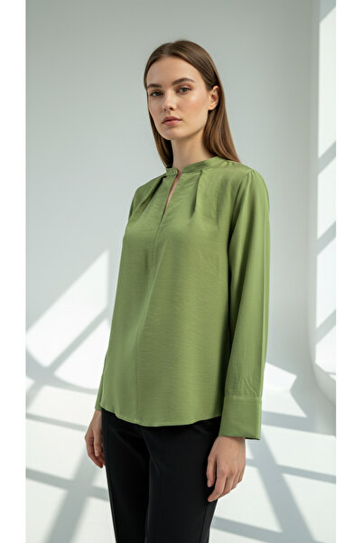 Eight Fashion Women's Green Judge Collar Draped Oversized Shirt