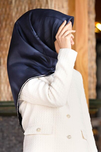 Vissona 57% Silk 43% Viscose Twill Silk Floral Pattern Navy Blue Color 90X90 Sewing Shape: Hand Sewing Scarf