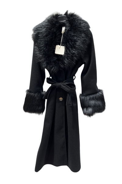 OEM Elegant long black coat with fur for women