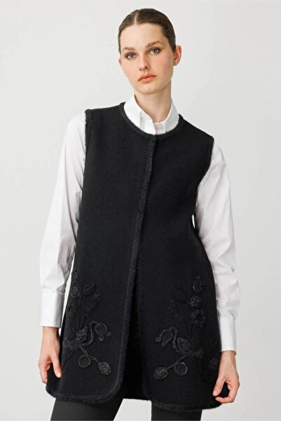 Desen 25014 Tricot Front with Flower Pattern Afrodite with Waving Bands and Snap Closure S-Necklace Long Vest