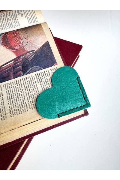 El Yapımı Kalp Deri Kitap Ayracı – Romantik ve Şık