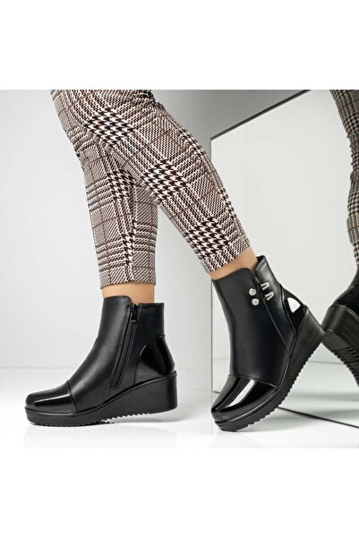 Modlet.ro Γυναικείες μαύρες μπότες με πλατφόρμα MOD14130