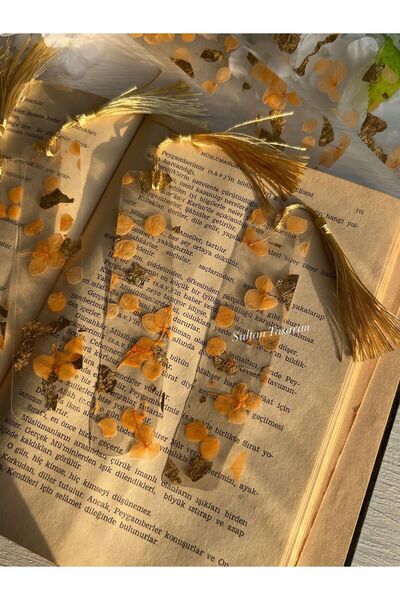 Sultan Tasarım 4 Pieces of Real Dried Flowers with Gold Leaf Plastic Bookmark