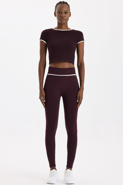 COMEUP Контрастни спортни клинчета в цвят бордо