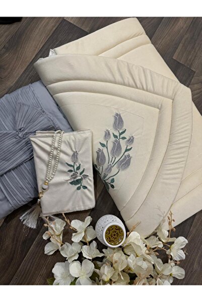 Star dresses Embroidered 3-piece prayer set: prayer rug, abaya, and Quran protector