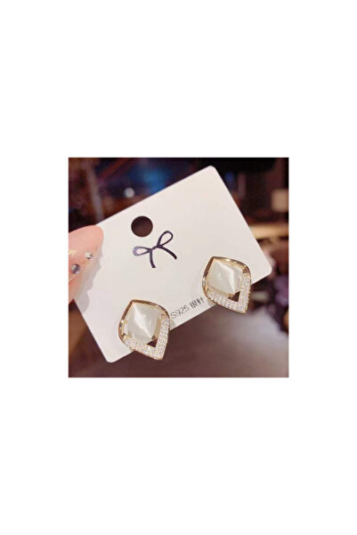 justchique Elegant earrings with white stone and golden frame with crystals