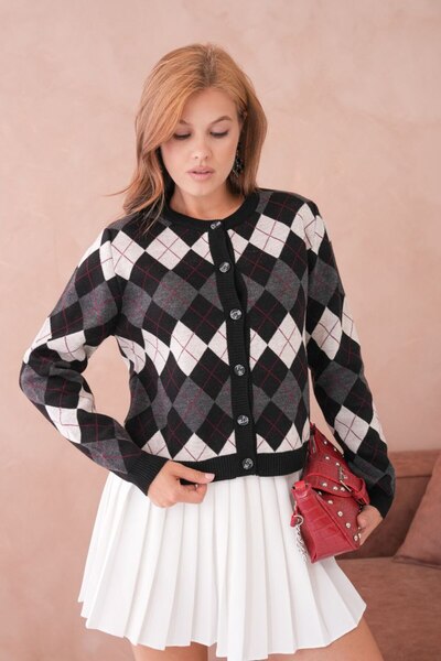 Miss Allos Women's Crew Neck Diamond Patterned and Buttoned Front Knitwear Cardigan