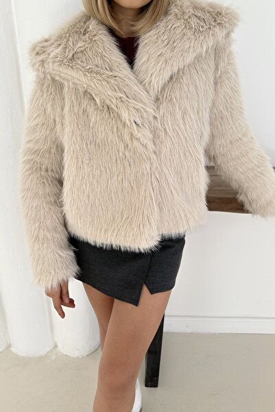 VAGGON Women's Beige Long Hair Faux Fur Coat Vs01590