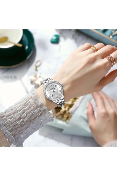 Curren 9084 Stainless Steel Band Wrist Watch for Women