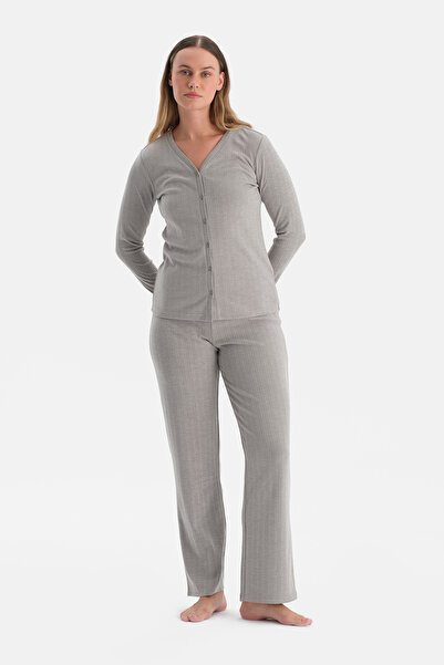 Dagi Pointel V-Neck T-Shirt Pants Set