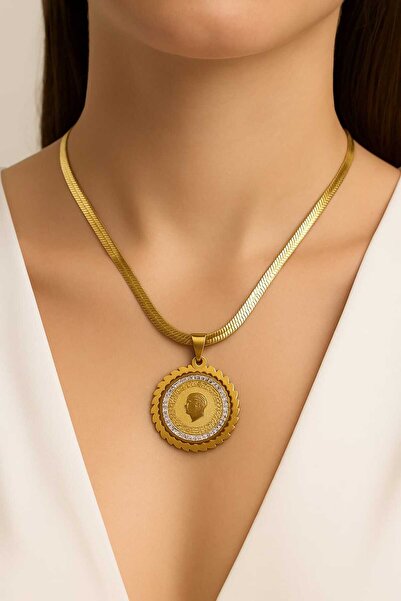 cherie handmade قلادة فولاذية بتفاصيل ميدالية ذهبية اللون - تصميم خاص مع أحجا...