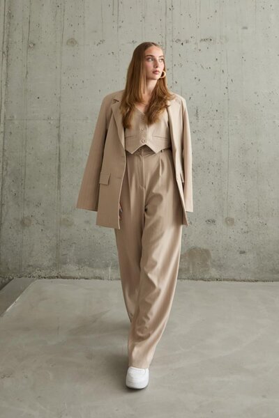 Moderie Butik Μπεζ ριγέ μπουφάν - Σετ γιλέκο και παντελόνι