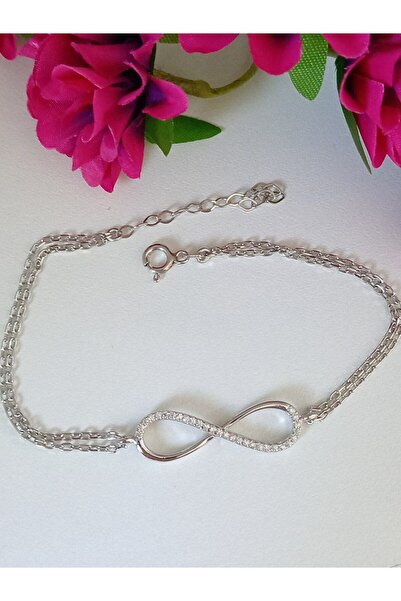 IAMIRA Infinity bracelet