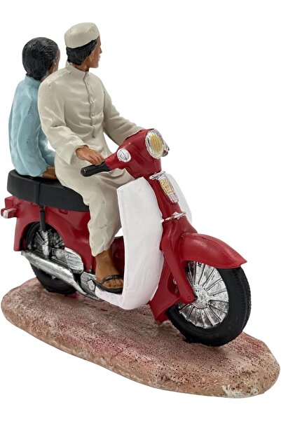 B&D Traditional Middle Eastern Polyresin Figurine – Red Scooter with Two Riders