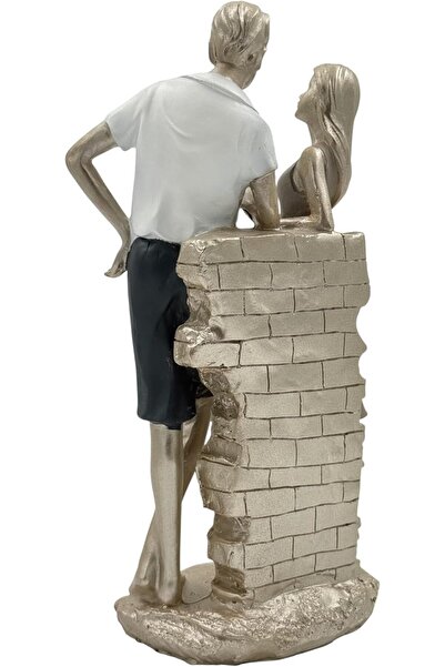 B&D Decor Romantic Couple Statue, Silver & White Resin Sculpture with Brick Wall Base