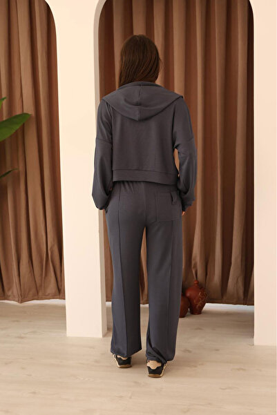 Nazline Women's Sweatshirt Sweatpants 2-Piece Top and Bottom Set