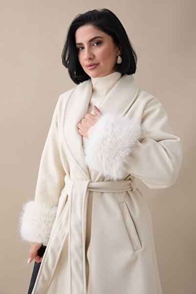 InStyle White Cashmere Coat with Unlined Sleeves