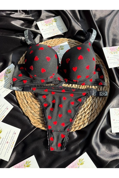Nuzabi Σετ σουτιέν Love Black Red με επένδυση και σχέδιο καρδιάς