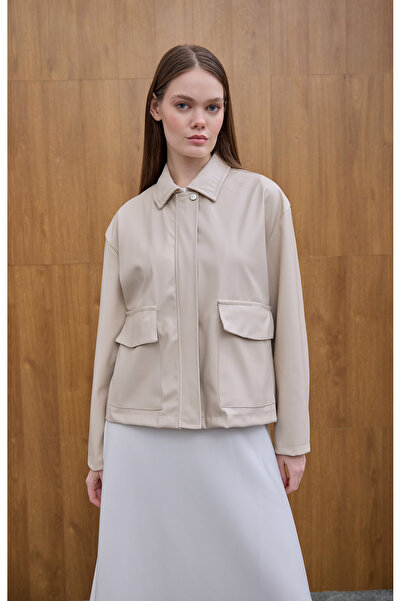 Birgül Bektaş Δερμάτινο μπουφάν με λεπτομέρεια από πέτρα