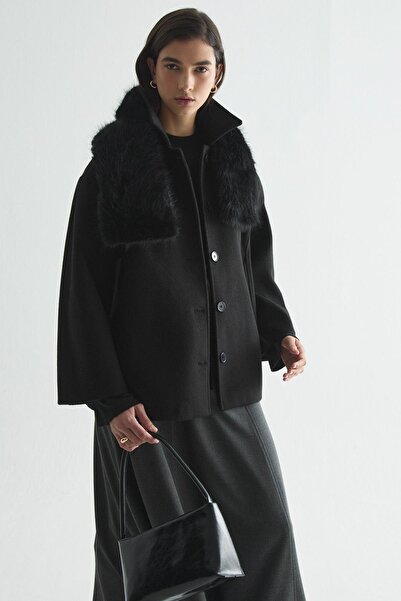 Zeyyen KAŞMİR DOKULU KEMİK DÜĞMELİ KISA KABAN SİYAH