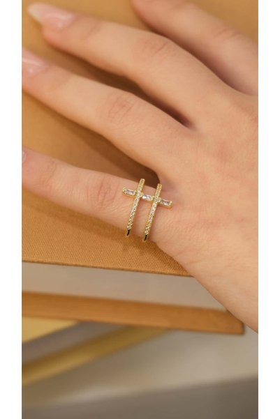 Jerie Gold Baguette Stone Triple Appearance Knight Ring