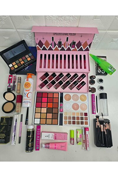 FOR LOVER مجموعه مكياج والعناية بالبشرة باصناف متعددة