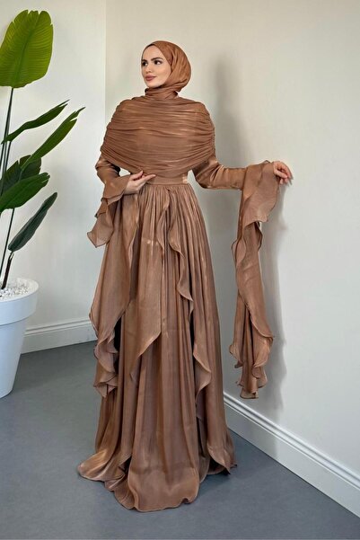 MERVEN AKYÜZ Naruna Pelerinli Fırfırlı Abiye Karamel