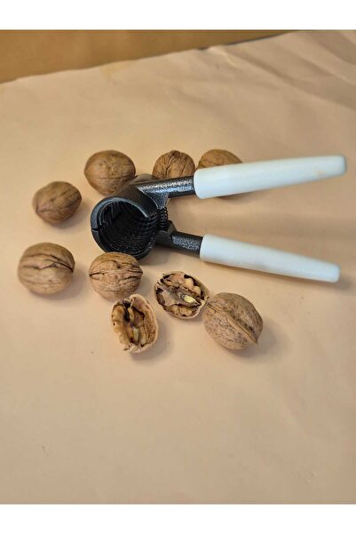 İtalyano Cast Walnut Cracker with Plastic Handle
