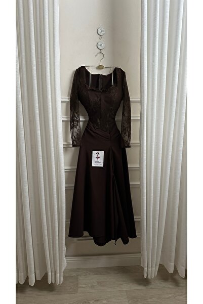 Onila Elegant and luxurious dark brown evening dress with sequins