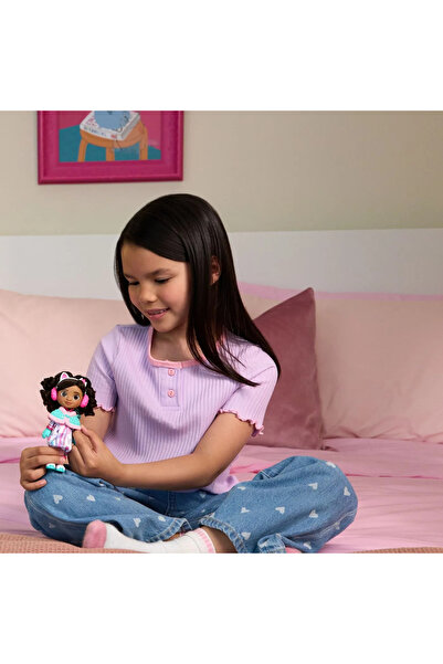 Gabby's Dollhouse The Movie Doll - Winter Outfit with Accessories