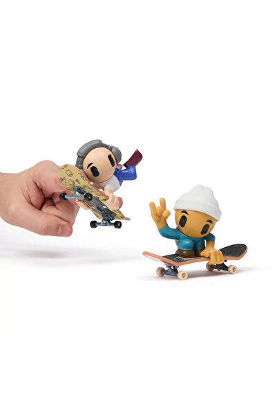 Tech Deck SK8 Crew 2-Pack Fingerboard & Figure 9.6 cm (White Helmet & Gray Headphones)