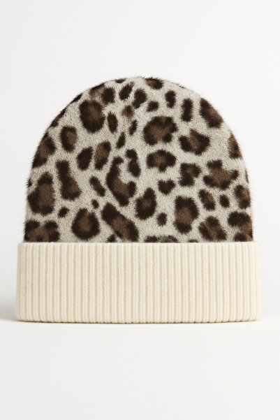 Butik Kadın Yumuşacık Leopar desenli Akrilik Kumaş Saçaklı Tüylü Bere – Sıcak...