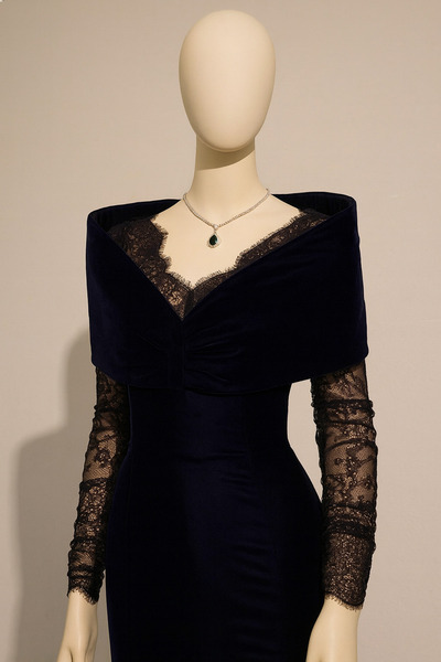 FAKHM AL SAWAR soft velvet winter dress