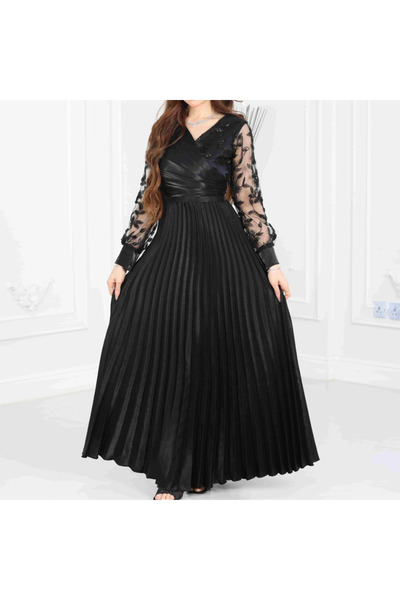 Nice Model فستان سهرة أسود أنيق بكمّين دانتيل مطرّز وتنورة بليسيه فاخرة