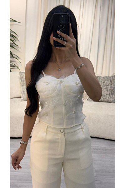 SELSAL Crossbody blouse embroidered with pearls and raised roses