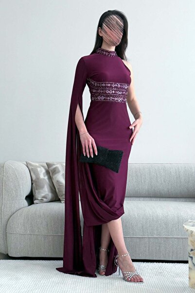 Opera Fashion فستان سهرة بكم واحد لون عنابي مزين بشك ولول بالخصر والعنق