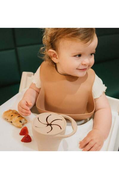 Generic Collapsible silicone snack cup with lid