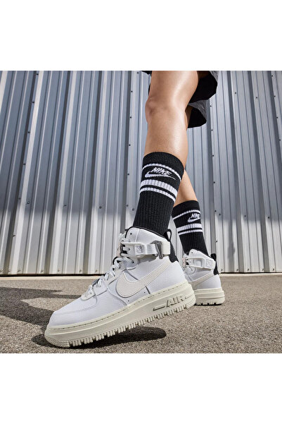Nike Air Force 1 High Utility 2.0 Women's Sports Shoes (Sporti̇ks) Are Tight Fitting...