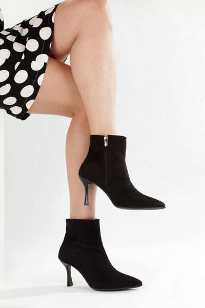 PAYZİN '' Deep'' Black Suede Pointed Toe 9 cm Thin Heel Zippered Classic Ankle Boots New Season