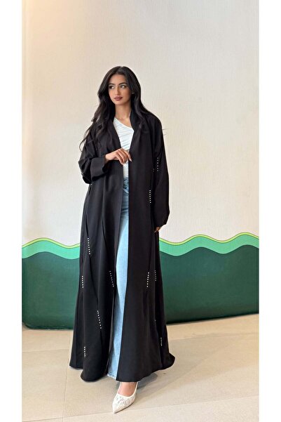 AYA عباية سوداء مع تطريز أبيض