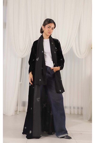 AYA عباية مخملية مطرزة بالنجوم