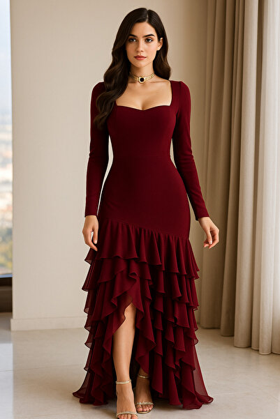 Ron Luxurious evening dress with a distinctive bodice and chiffon overlay – an elegant design for special occasions