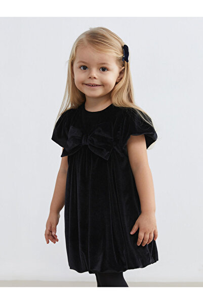 LC Waikiki Gülis Store'den Siyah Fiyonk Detaylı Kadife Kız Bebek Elbise