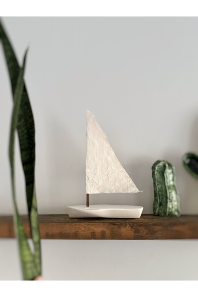 Atölye Merdiven Kırık Beyaz Dekoratif Obje Büyük Gemi Batmayan Gemi Yelkenli Salon Kahve Köşesi kitaplık dekoru