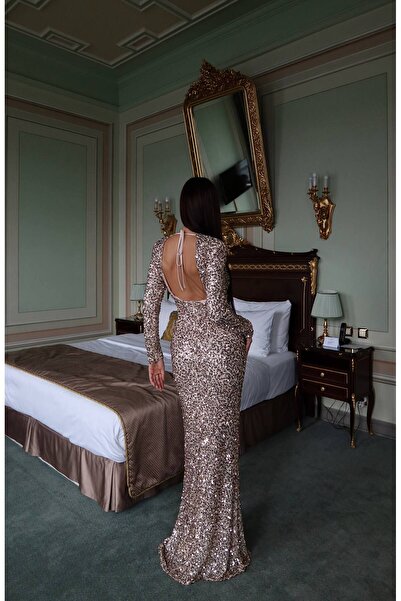 Julidress Χρυσό μπεζ φόρεμα με λουράκια στην πλάτη, με επένδυση, μακρύ φόρεμα με παγιέτες