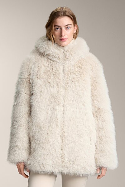 Oysho سترة بغطاء رأس من الفرو الصناعي